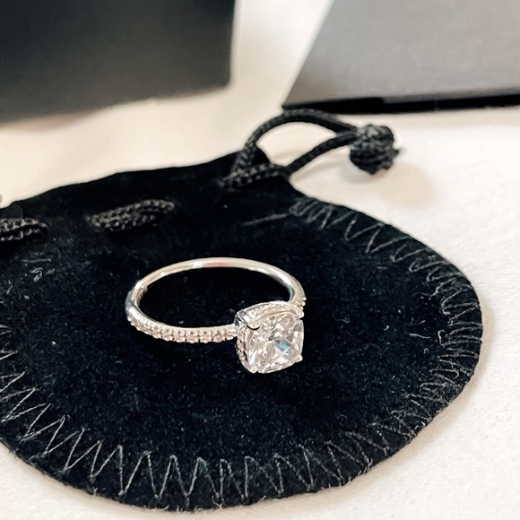 Glamira Authentic Swarovski Crystall Ring